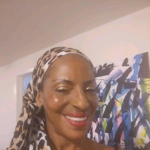 Meet your Posher, Carla